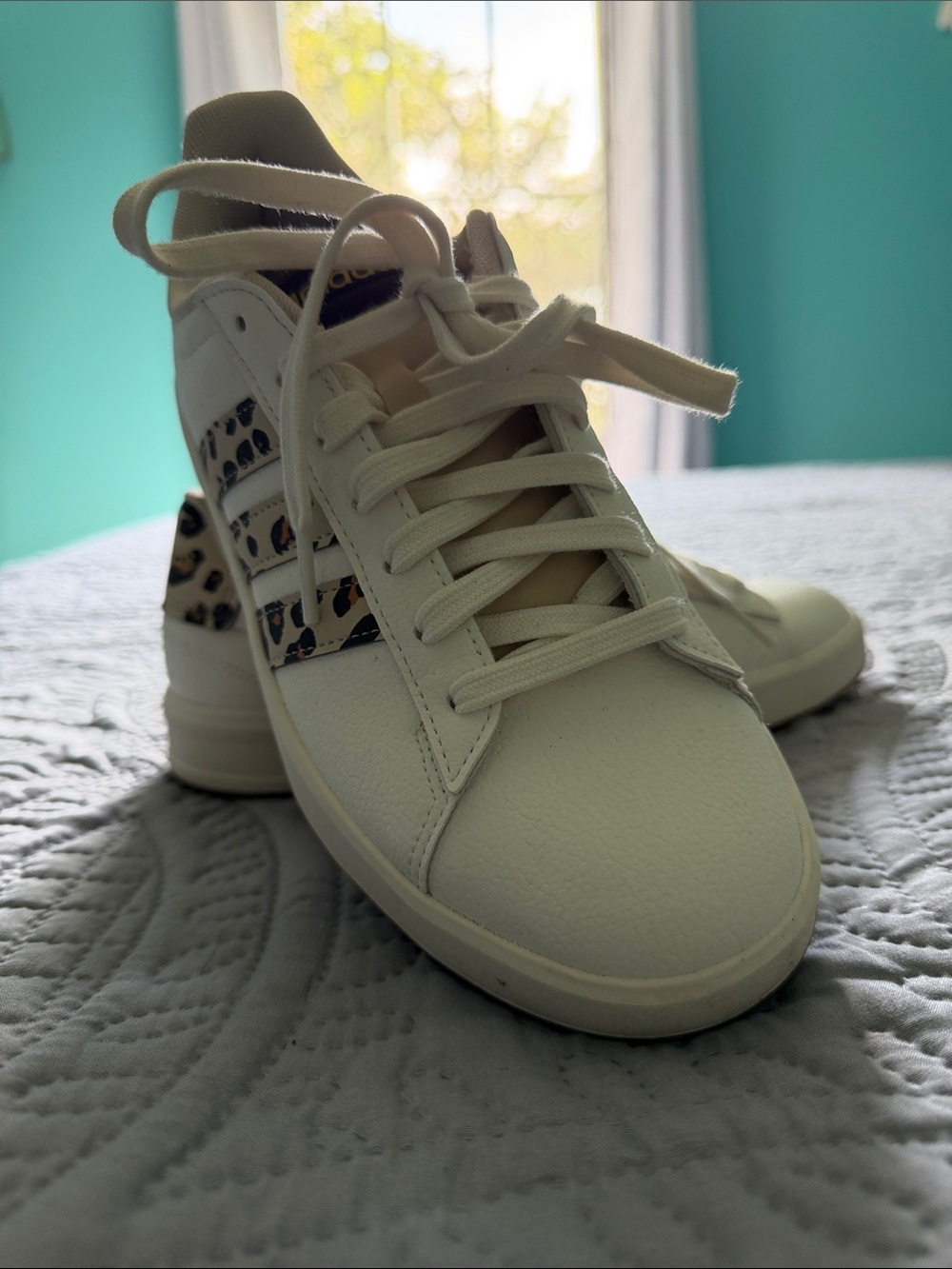Casual White Women's Lace-Up Sneakers with Leopard Accent Size 7.5